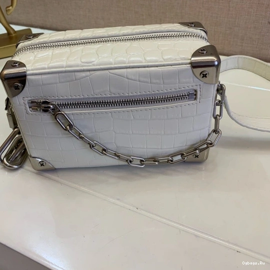 LOUIS VUITTON SOFT TRUNK 0416